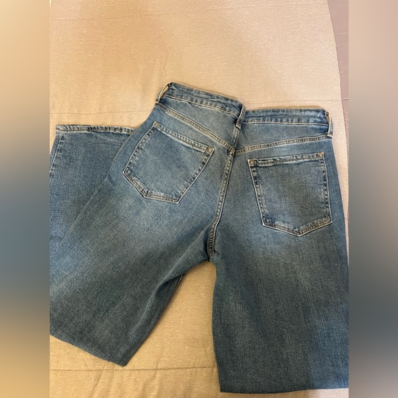 Old navy Size 8 ( O.G Loose) - Picture 3 of 3